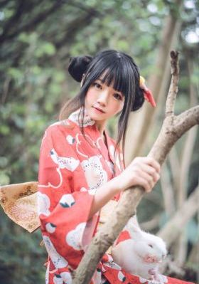 美女av免费_720迅雷电影在线