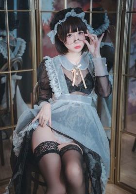 日韩黄色在线观看_十万网红美女美酱